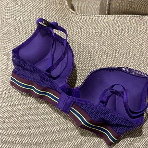 Victorias Secret Lace Bombshell Bra - Picture 3 of 6